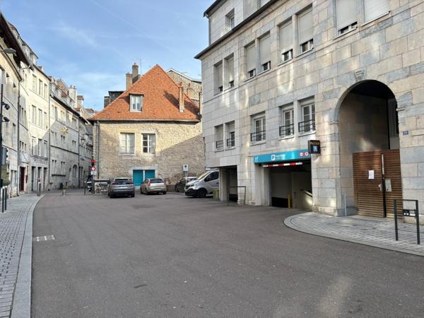 Place de stationnement en sous-sol n°33