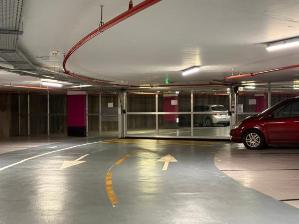 Place de stationnement en sous-sol n°33