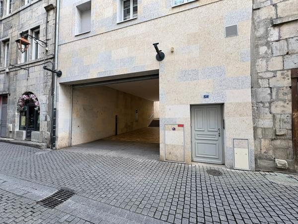 Place de stationnement en sous-sol n°33