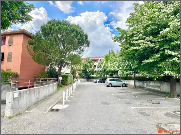 Appartement au RDC avec jardin et place de parking