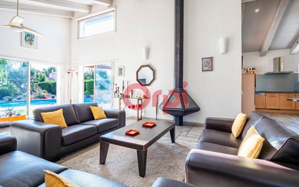 Maison à vendre    7 pièces •  Pia