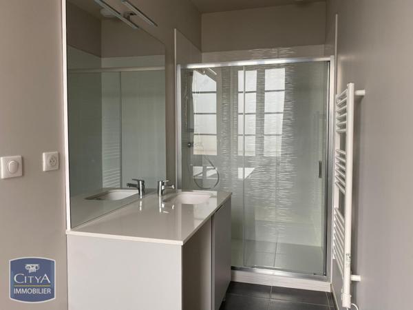 Appartement à louer 3 pièces 70.06m²