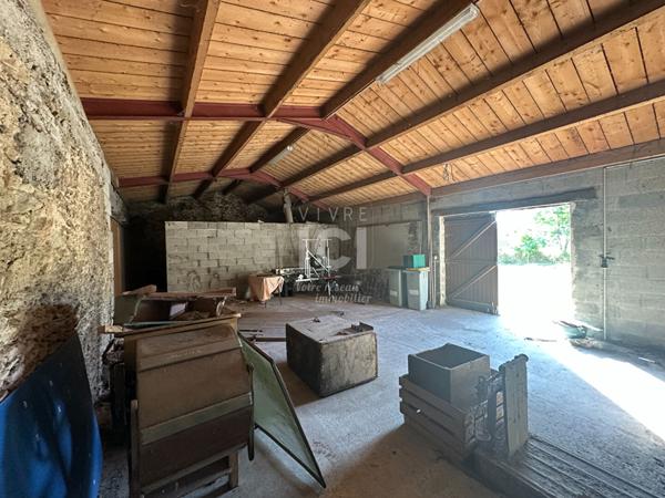 Maison À RÉnover Avec DÉpendances Et Jardin