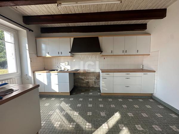 Maison À RÉnover Avec DÉpendances Et Jardin