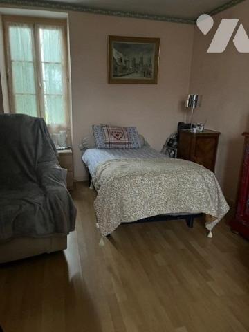 Maison avec dépendances BOURBON L'ARCHAMBAULT 03160