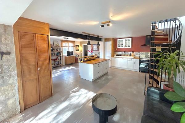 Maison à vendre 6 pièces MOUGINS (06)