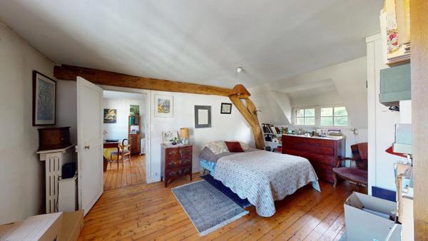 Vente                                                      Maison
                        
                     6 pièces                      134 m2                     à Émerainville