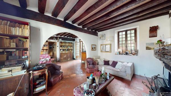 Vente                                                      Maison
                        
                     6 pièces                      134 m2                     à Émerainville