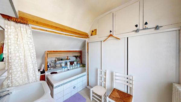 Vente                                                      Maison
                        
                     6 pièces                      134 m2                     à Émerainville