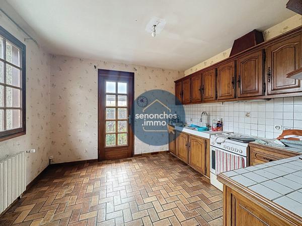 Maison à vendre à Val-au-Perche : 3 chambres, sous-sol total, terrain de 505 m² et combles de 38 m² à aménager. Potentiel et confort à découvrir !
