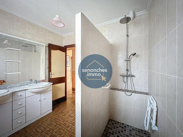 Maison à vendre à Val-au-Perche : 3 chambres, sous-sol total, terrain de 505 m² et combles de 38 m² à aménager. Potentiel et confort à découvrir !