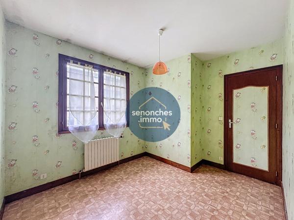 Maison à vendre à Val-au-Perche : 3 chambres, sous-sol total, terrain de 505 m² et combles de 38 m² à aménager. Potentiel et confort à découvrir !
