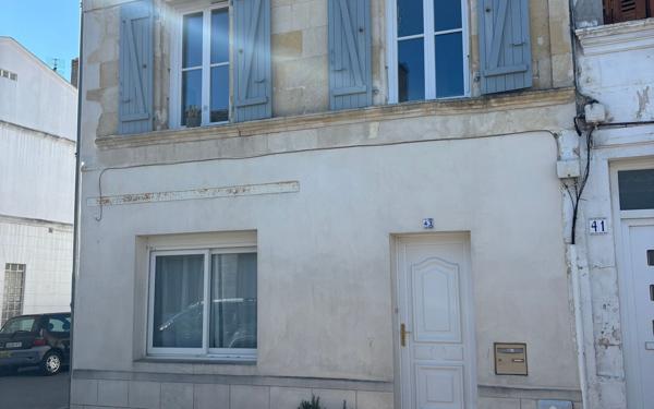 Maison à louer    4 pièces •  Rochefort