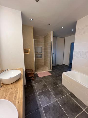 A LOUER - PLAISANCE DU TOUCH - Maison T8 de plain pied avec double garage et studio avec entrée indépendante - 5655