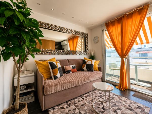 Saint-Tropez: studio vue mer, terrasse et rendement locatif exceptionnel
