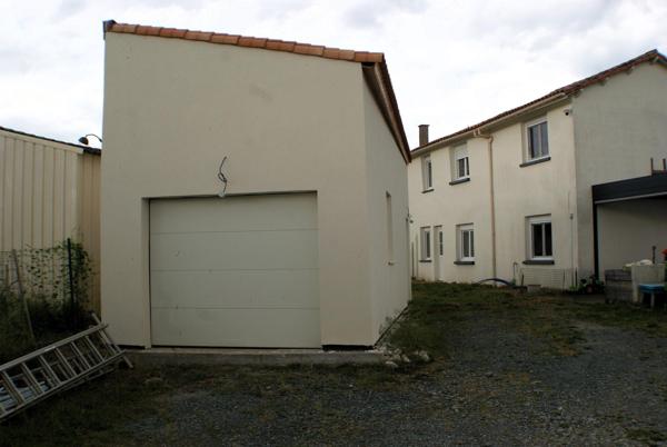 Maison 5 chambres, garage et terrain.