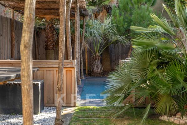 Maison Art déco rénovée avec jardin et garage en plein coeur de Bordeaux