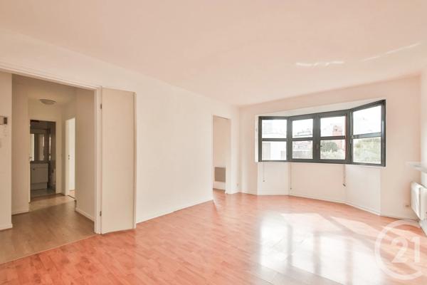 Appartement F3 à vendre  3 pièces - 53,82 m 2   COURBEVOIE  - 92