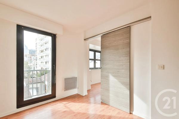 Appartement F3 à vendre  3 pièces - 53,82 m 2   COURBEVOIE  - 92