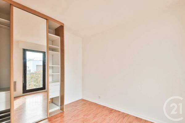 Appartement F3 à vendre  3 pièces - 53,82 m 2   COURBEVOIE  - 92