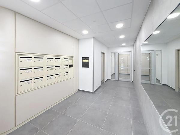 Appartement F5 à vendre  4 pièces - 97 m 2   CHARTRES  - 28