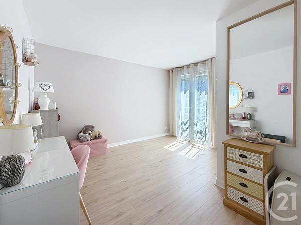 Appartement F5 à vendre  4 pièces - 97 m 2   CHARTRES  - 28
