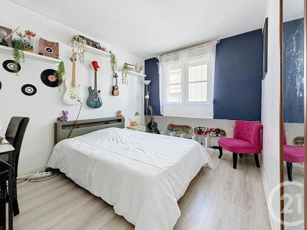 Appartement F5 à vendre  4 pièces - 97 m 2   CHARTRES  - 28