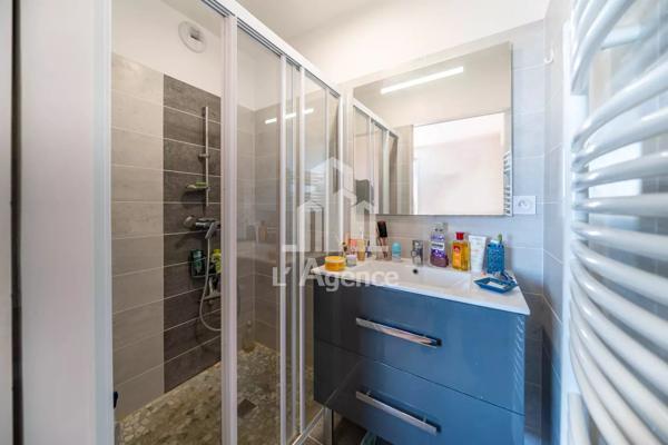 EXCLUSIF - HYPERCENTRE DE ROYAN - AU CALME