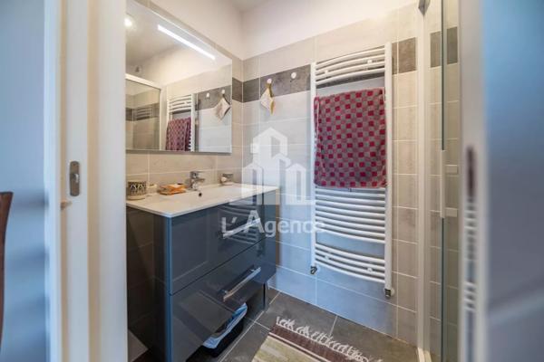 EXCLUSIF - HYPERCENTRE DE ROYAN - AU CALME