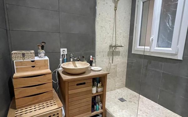 Appartement à vendre    4 pièces • 65,60 m2 Fréjus