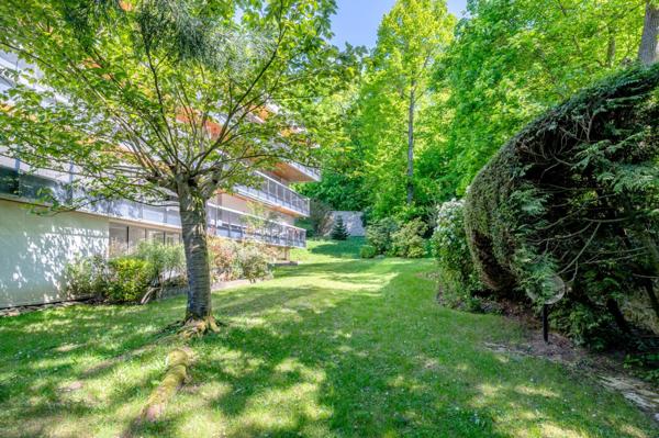 Appartement familial rénové en bordure du Parc de Saint-Cloud