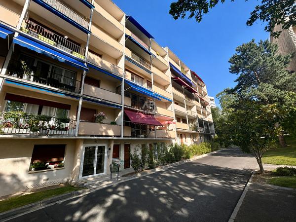 Appartement Poissy 3 pièce(s) 72 m2 277 000 € **  - Référence  9244