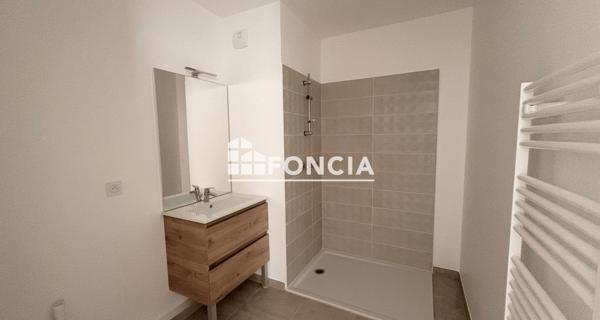 Location Appartement 3 pièces 76.4 m² - Morières-lès-avignon 84310
