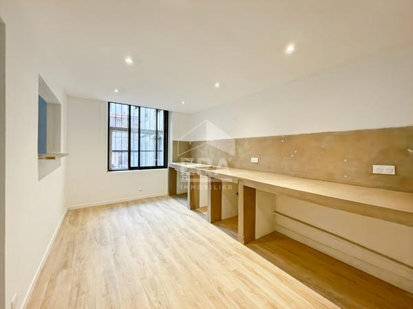 À VENDRE Grand Apparemment Duplex type 7 de 169 m² en double destination  Marseille 1 er