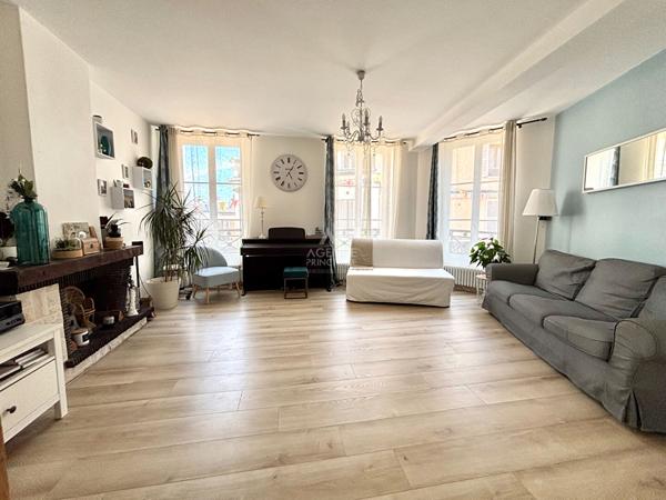 À vendre : maison de ville de 5 pièces à Pontoise 335 000 € **  - Référence  11142