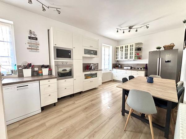 À vendre : maison de ville de 5 pièces à Pontoise 335 000 € **  - Référence  11142