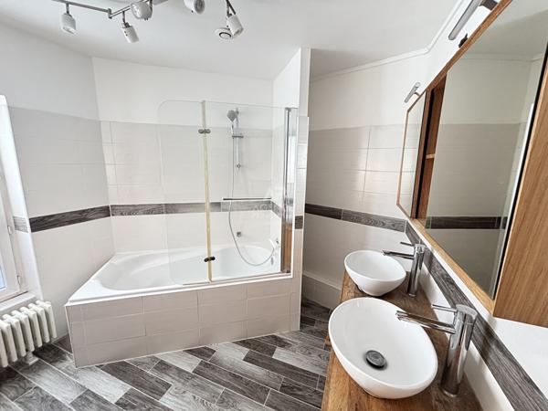 À vendre : maison de ville de 5 pièces à Pontoise 335 000 € **  - Référence  11142