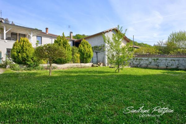 Corps de ferme rénové de 140m² habitables avec dépendance - parcelle de 1030 m² - Beynost, à 20 minutes de Lyon