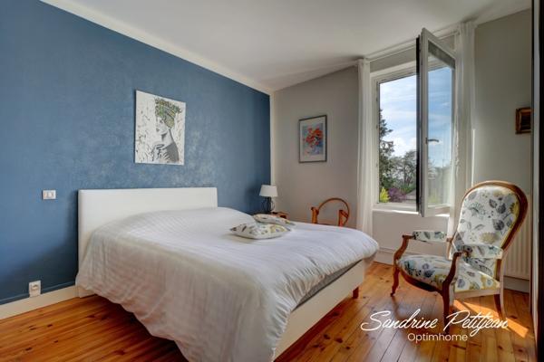 Corps de ferme rénové de 140m² habitables avec dépendance - parcelle de 1030 m² - Beynost, à 20 minutes de Lyon