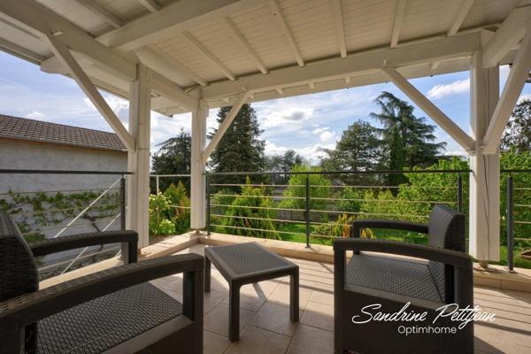 Corps de ferme rénové de 140m² habitables avec dépendance - parcelle de 1030 m² - Beynost, à 20 minutes de Lyon