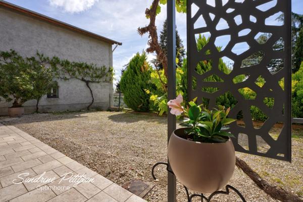 Corps de ferme rénové de 140m² habitables avec dépendance - parcelle de 1030 m² - Beynost, à 20 minutes de Lyon