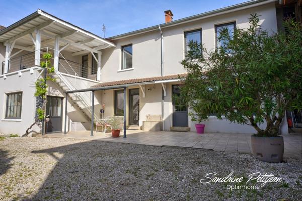 Corps de ferme rénové de 140m² habitables avec dépendance - parcelle de 1030 m² - Beynost, à 20 minutes de Lyon