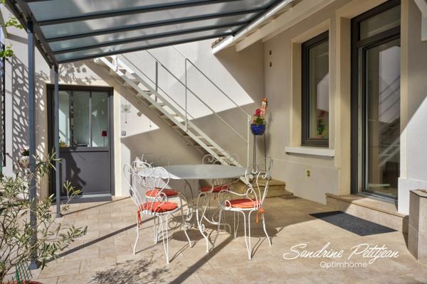 Corps de ferme rénové de 140m² habitables avec dépendance - parcelle de 1030 m² - Beynost, à 20 minutes de Lyon