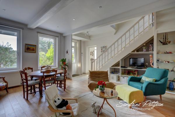 Corps de ferme rénové de 140m² habitables avec dépendance - parcelle de 1030 m² - Beynost, à 20 minutes de Lyon