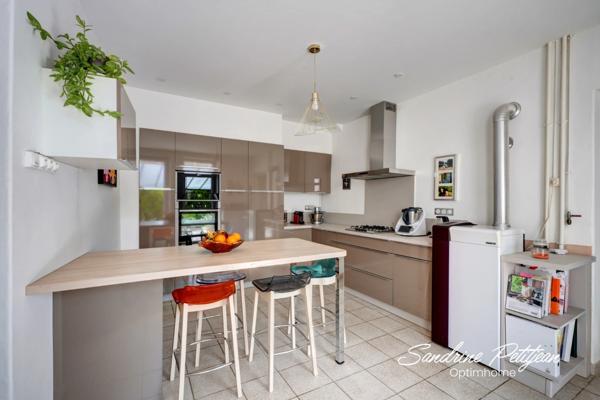 Corps de ferme rénové de 140m² habitables avec dépendance - parcelle de 1030 m² - Beynost, à 20 minutes de Lyon