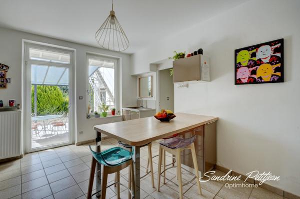 Corps de ferme rénové de 140m² habitables avec dépendance - parcelle de 1030 m² - Beynost, à 20 minutes de Lyon