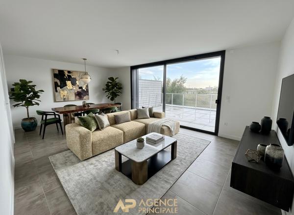 Appartement T4 / Terrasse / Parking / Cave - proche mer - La Rochelle 399 000 € **  - Référence  JH676ED4