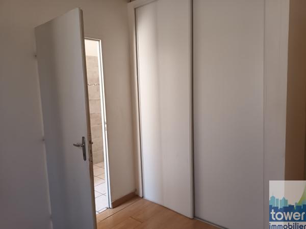 MAISON DEUX CHAMBRES COUR