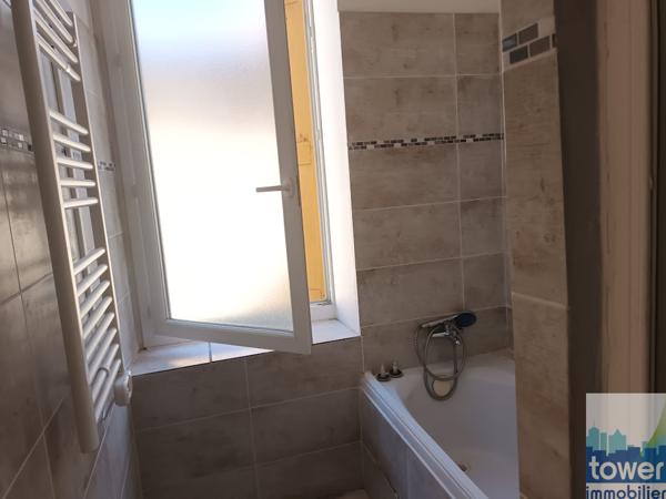 MAISON DEUX CHAMBRES COUR