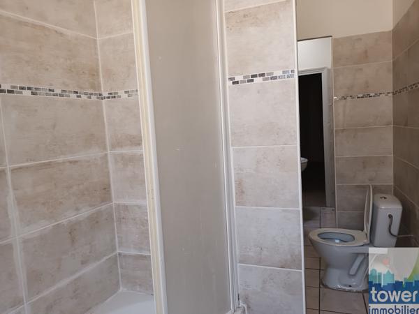 MAISON DEUX CHAMBRES COUR